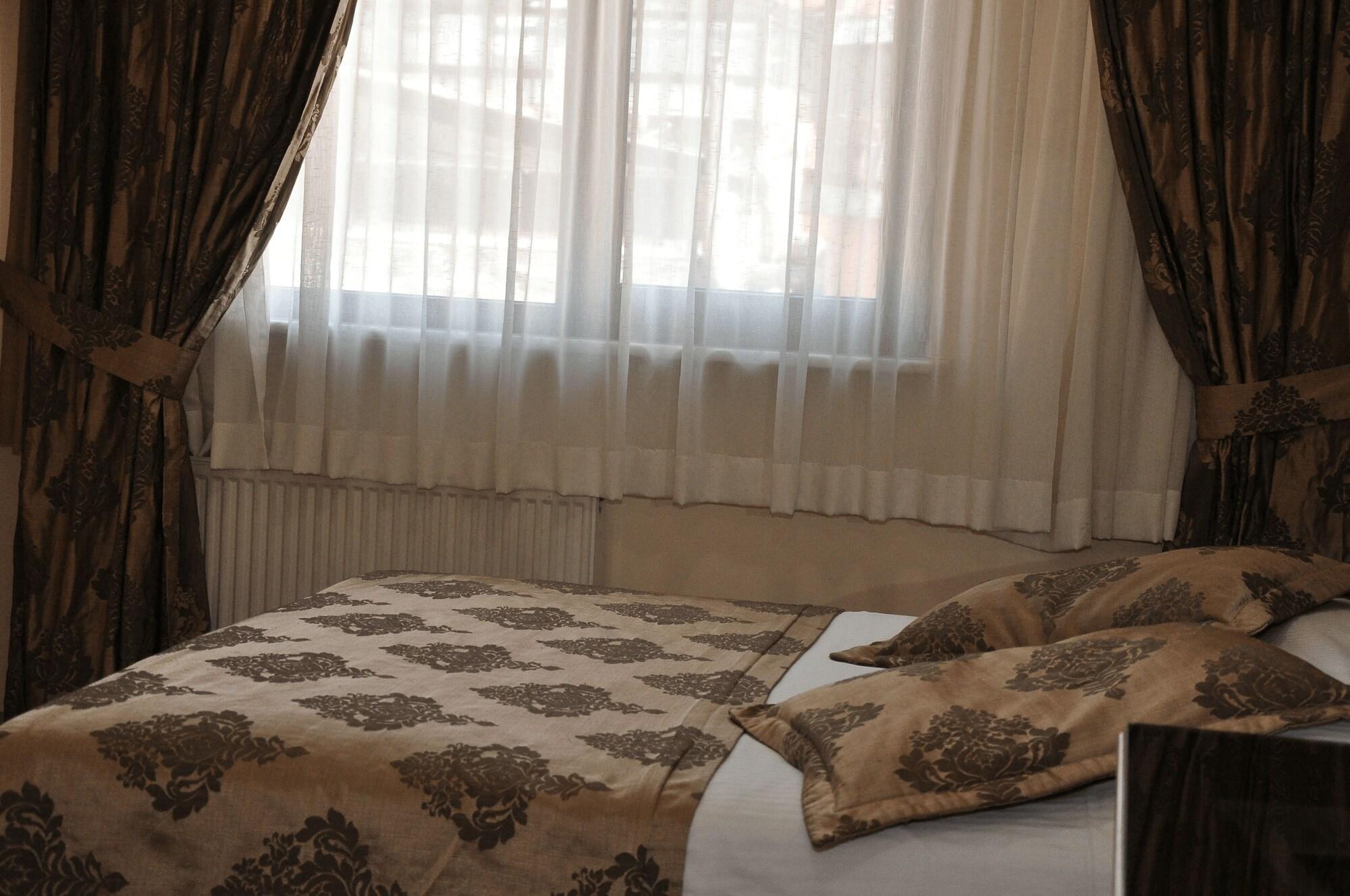 Grand Papirus Hotel Истанбул Екстериор снимка