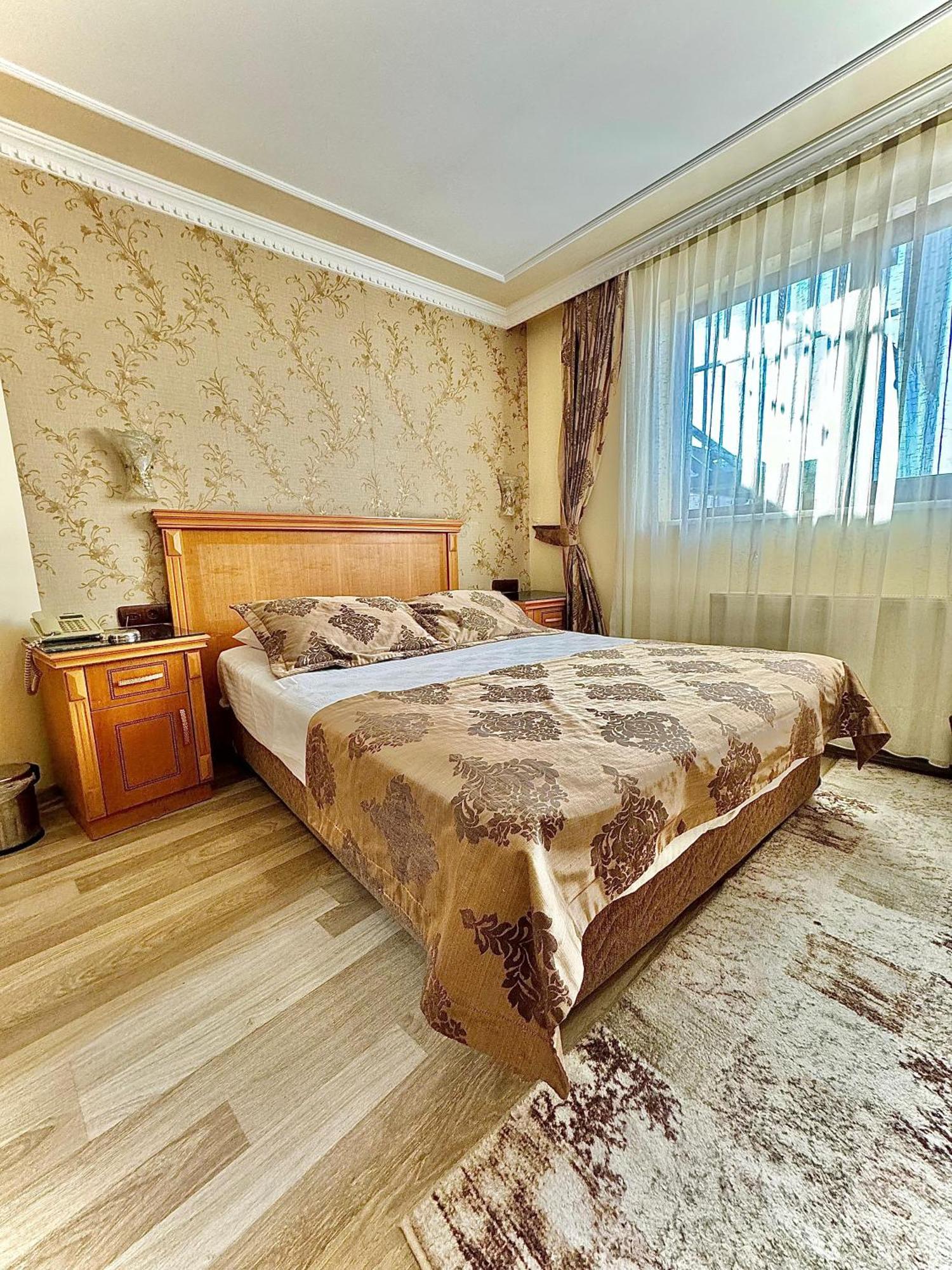 Grand Papirus Hotel Истанбул Екстериор снимка
