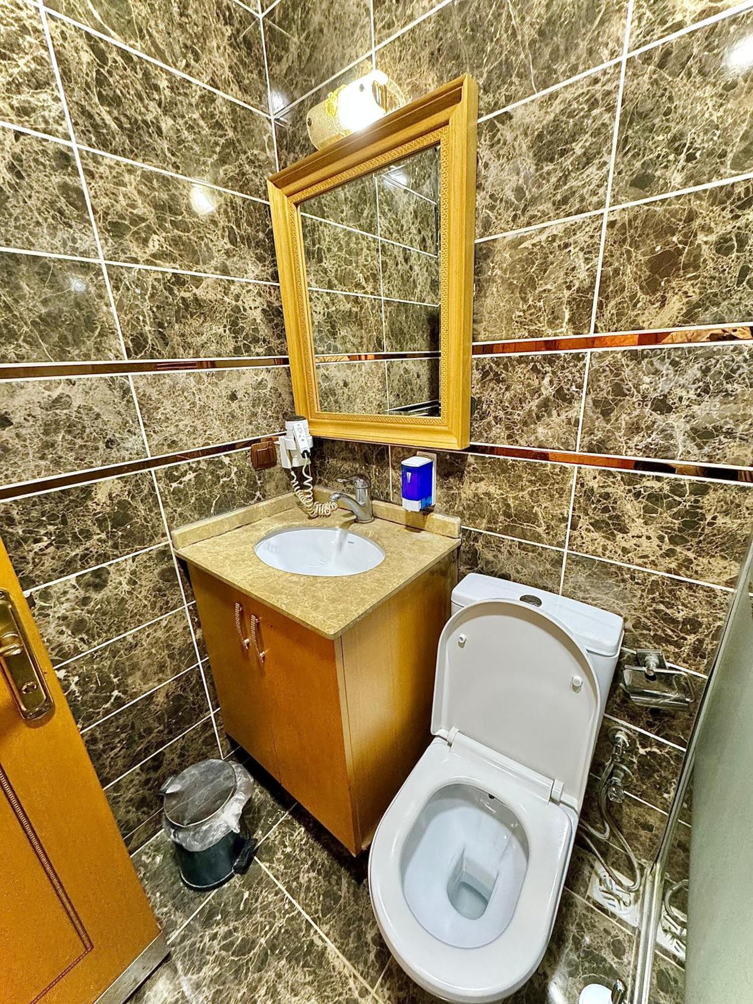 Grand Papirus Hotel Истанбул Екстериор снимка