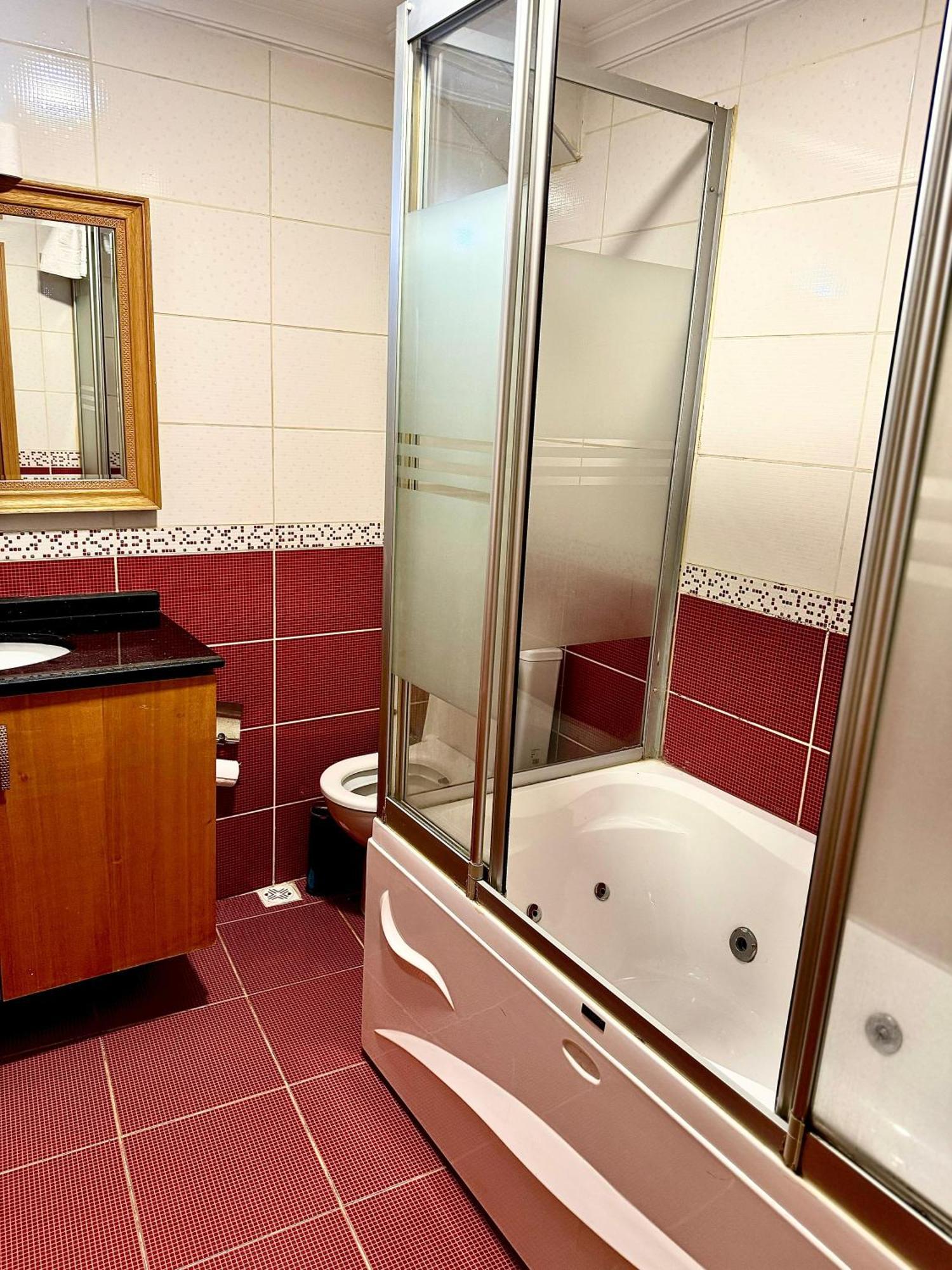Grand Papirus Hotel Истанбул Екстериор снимка